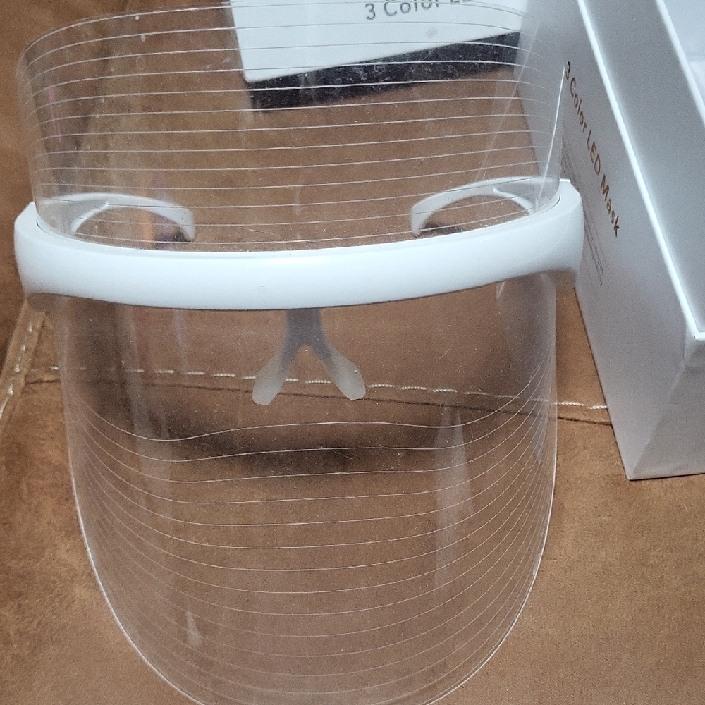 3 Color LED Mask - Picture 2 of 6